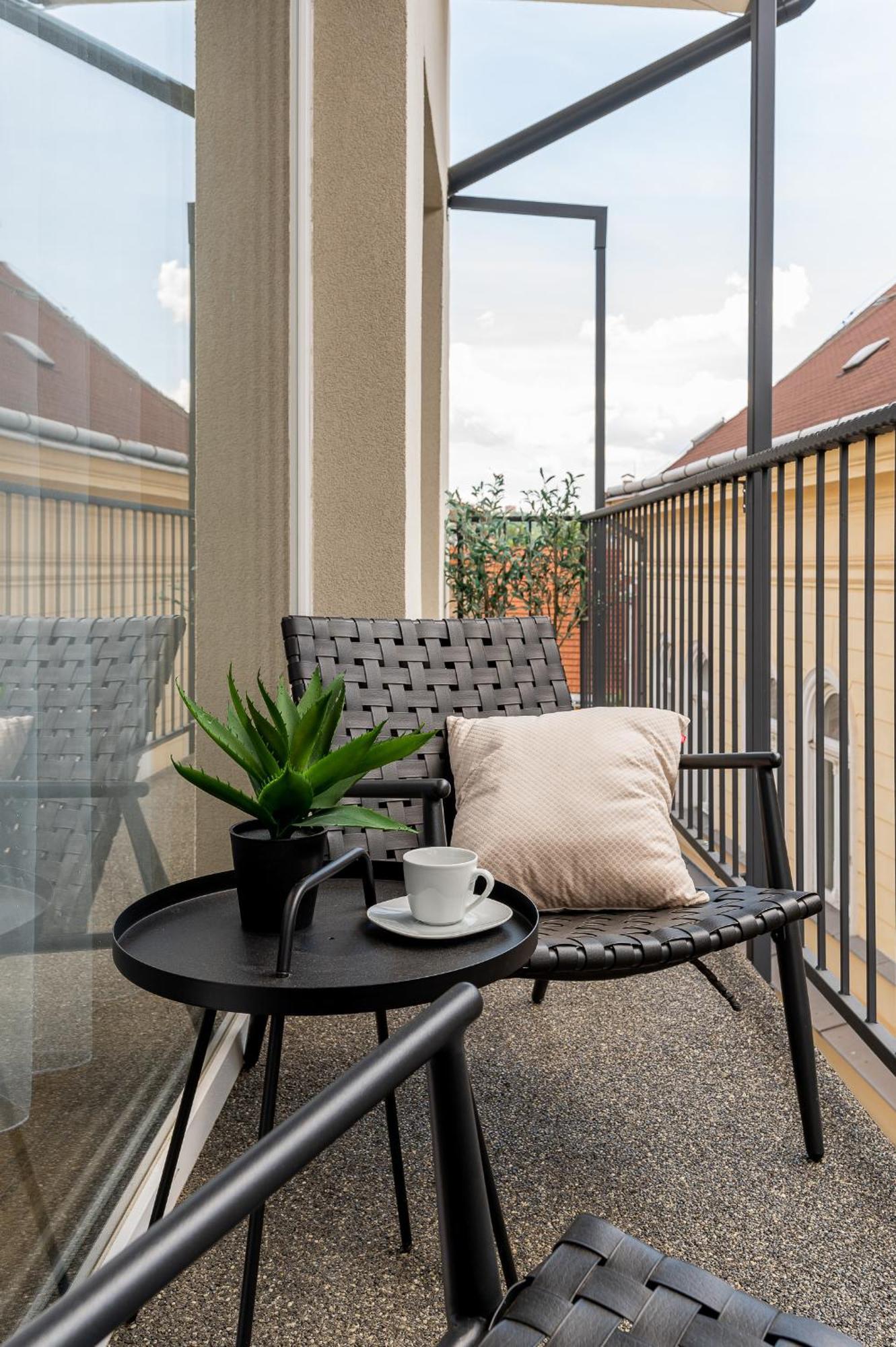 H75 Apartments Kosice Centre Bagian luar foto